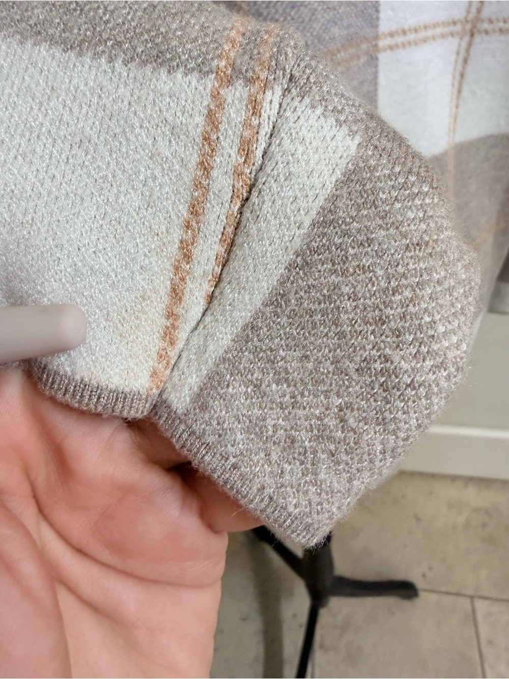 Rachel Zoe Plaid Mock Neck Sweater in Taupe and Cream Size L - Picture 8 of 9